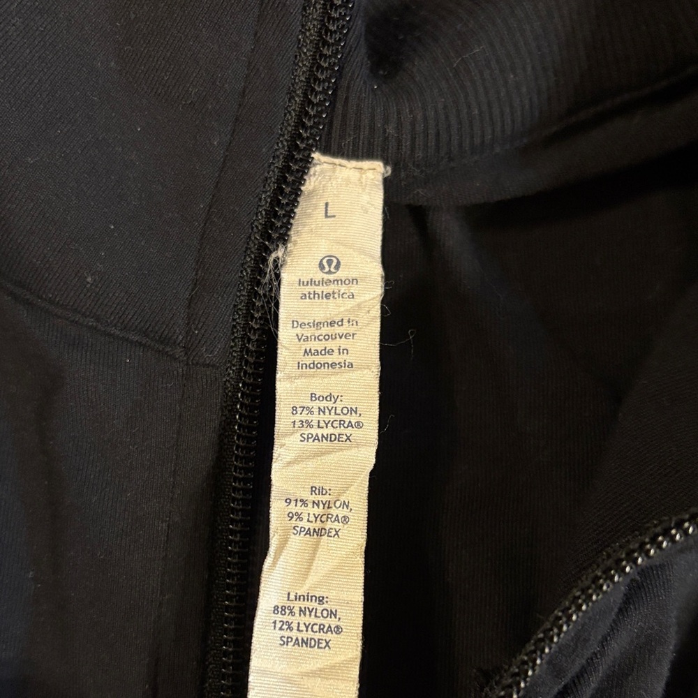 🎉Lululemon Athletica Men’s Black Zip-Up Jacket! - Picture 2 of 5